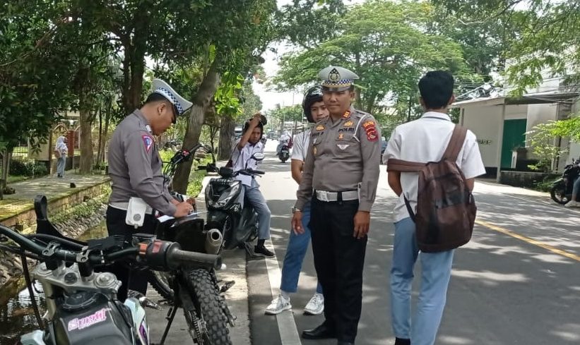 Jaring Balap Liar, Sat Lantas Polres Lombok Barat Berikan Sangsi Tilang